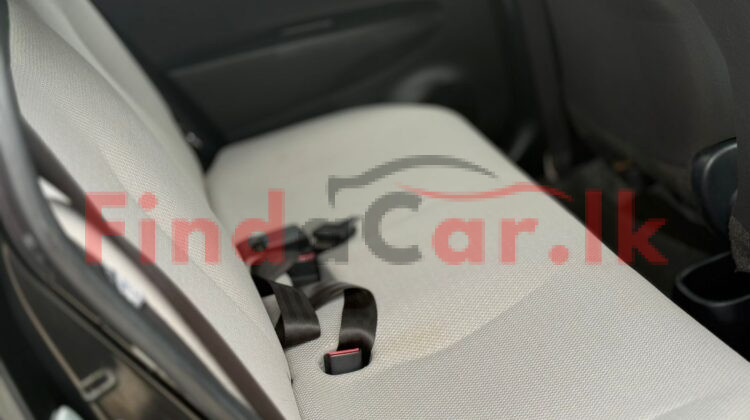 Toyota Vitz FAC-SA-25OC-280176