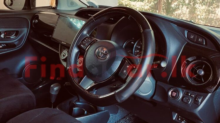 Toyota Vitz | FAC-SA-26JN-220298
