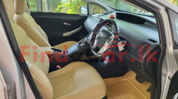 Toyota prius | FAC-SA-26JL-240459