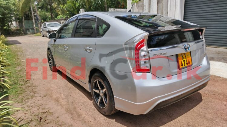 Toyota prius | FAC-SA-26JL-240459