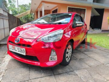 Toyota Aqua S grade