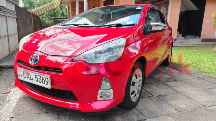 Toyota Aqua S grade