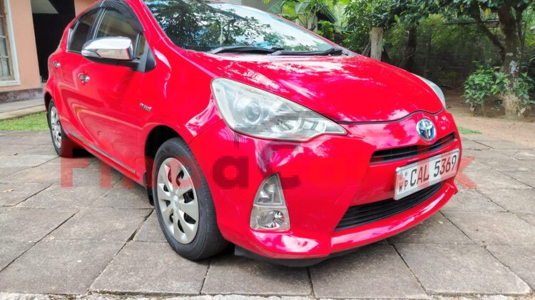 Toyota Aqua S grade